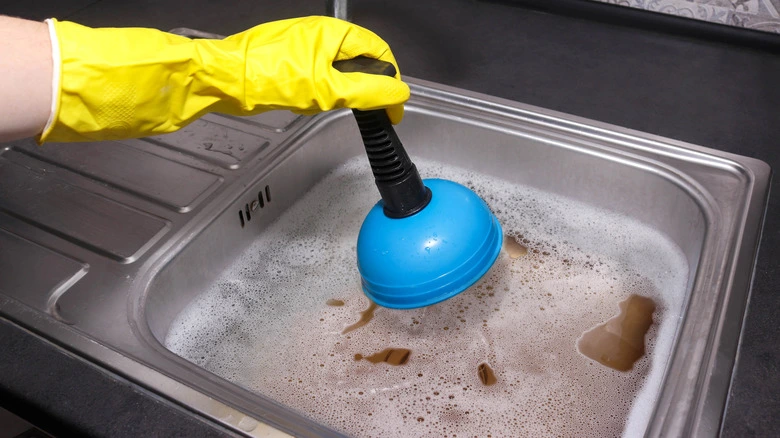 Kitchen Sink Is Clogged | Fast Plumbing and Drain